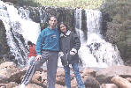 O Zeca  & Carol curtindo a bela cachoeira do rio Cará.